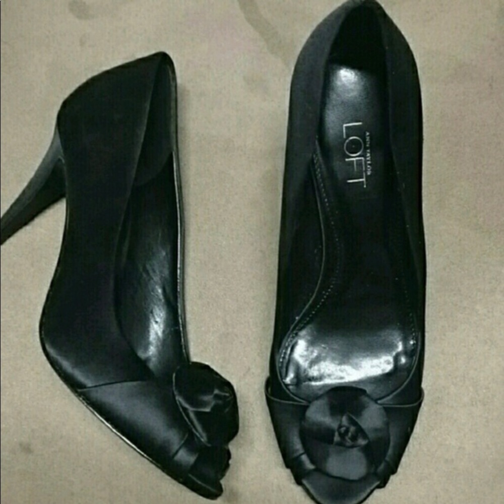 ANN TAYLOR LOFT HEELS